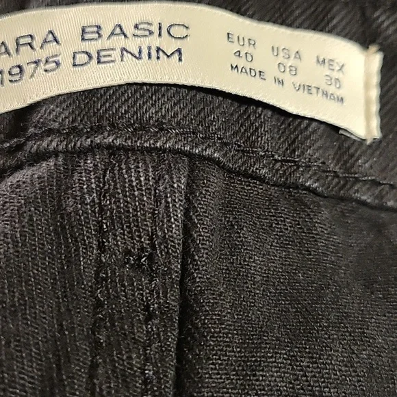 Zara Basic Denim Shorts - Picture 5 of 5